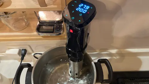 親の健康を気づかう人に!食べやすくて栄養も◎な低温調理器がプレゼントにおすすめ